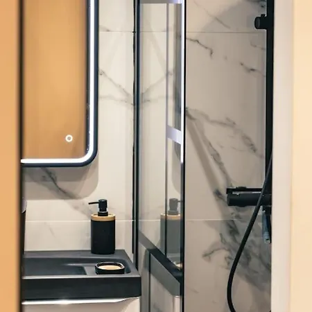 Climatise Avec Garage Au Coeur Du Centre Ancien *