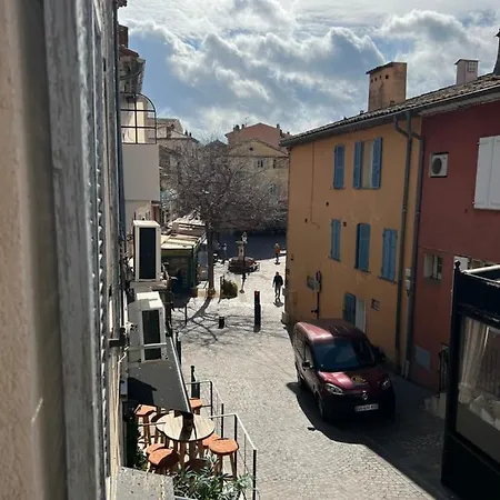 Apartment Climatise Avec Garage Au Coeur Du Centre Ancien Sainte-Maxime