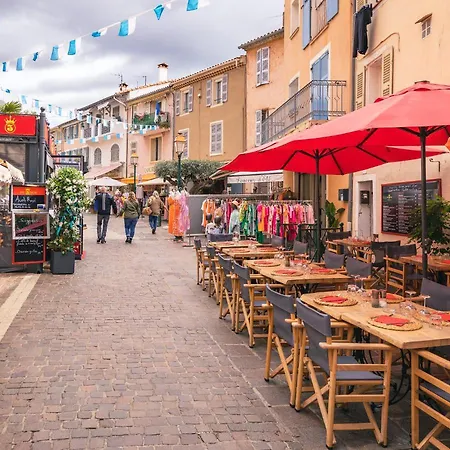 アパート Climatise Avec Garage Au Coeur Du Centre Ancien *